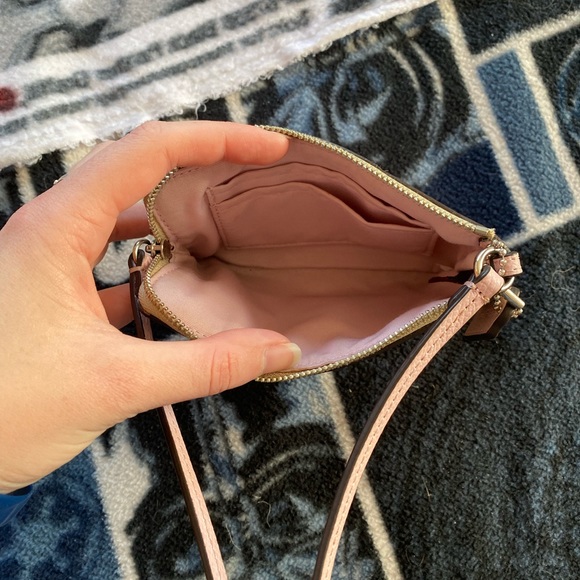 Coach Wristlet💕 - Picture 3 of 4